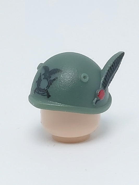 M33 Alpine helmet – Royal Army | UV Printed 3D Resin Minifigure Accessory